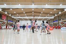 东契奇昨天夸詹姆斯一己之力带队逆转！今天说没詹姆斯难打马刺！