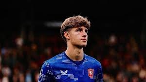 太尴尬！梁靖崑被观众“表白”，一脸严肃，孙颖莎偷笑，队友都懵了